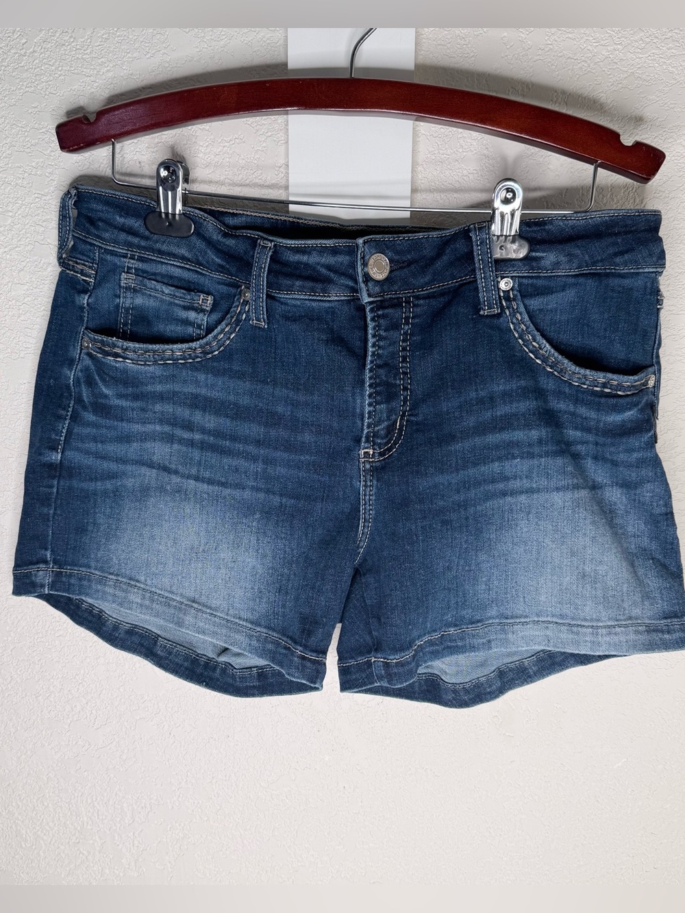 Silver Jeans Dark Blue Elise Denim Shorts SZ 31 & 4 inch inseam EUC